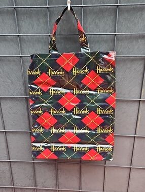 Vintage NEW  Harrods Knightsbridge Argyle Black Red Laminated Tote Gold Logo